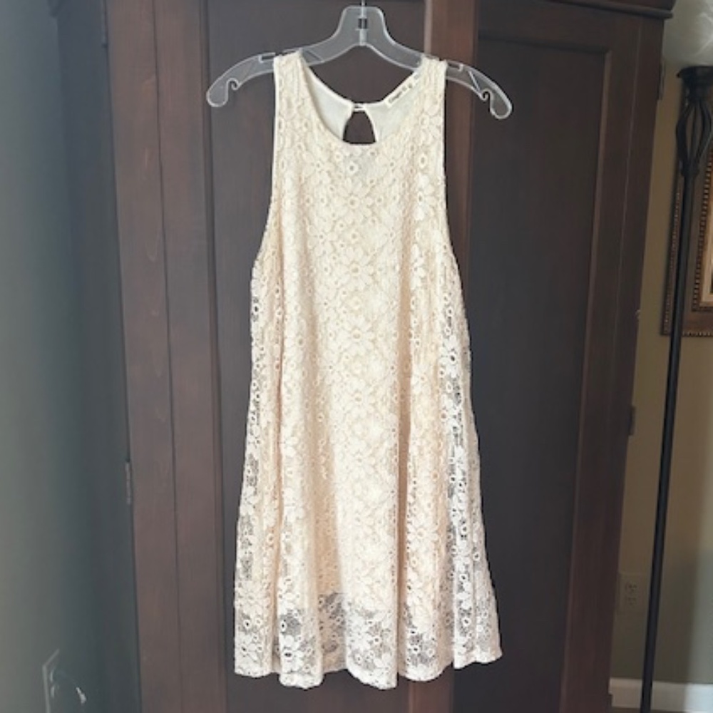 Woman's Ivory lace overlay dress